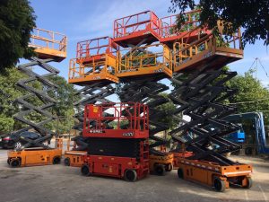 Thi công an toàn hơn với đội xe nâng người Thuận Phát